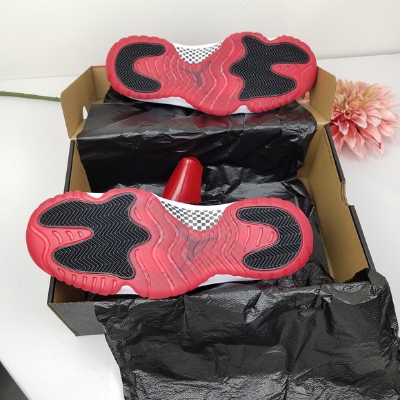 Air Jordan 11 “Bred 2019” size 11.5 - Picture 4 of 8
